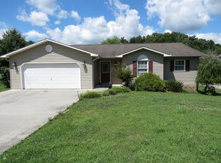 140 Valley Crest Dr, Mount Carmel, TN 37645