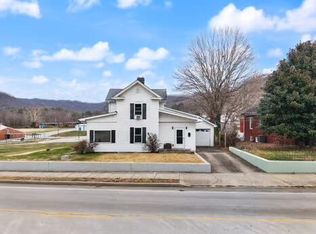 306 Main St, Irvine, KY 40336