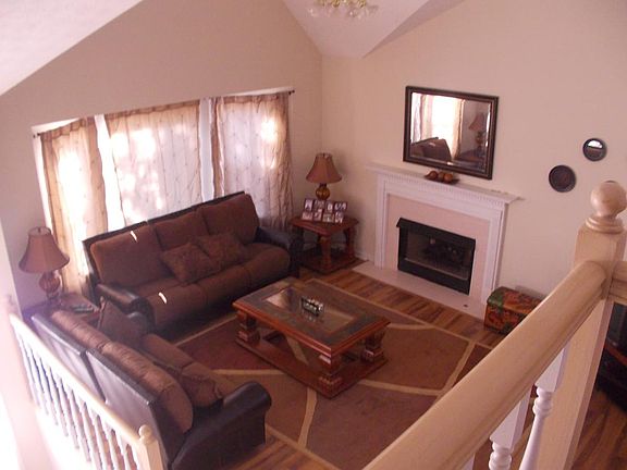 3rd image of 9242 Charlton Pl