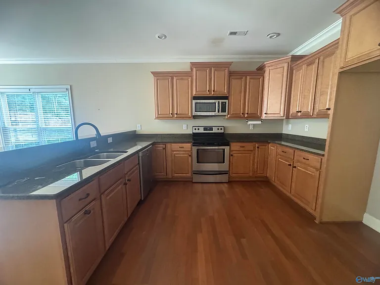 210 Treetop Dr NE — Photo 19