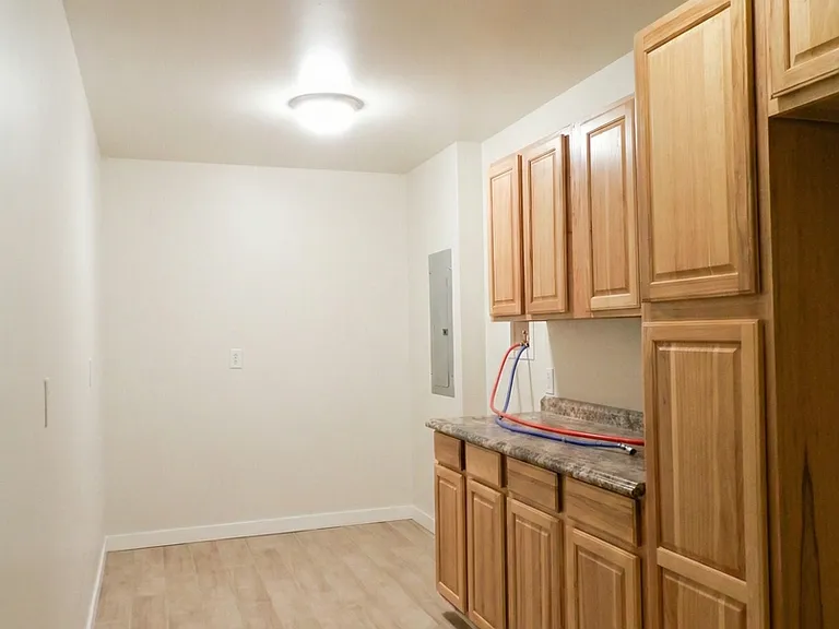 5560 S 316th St — Photo 11