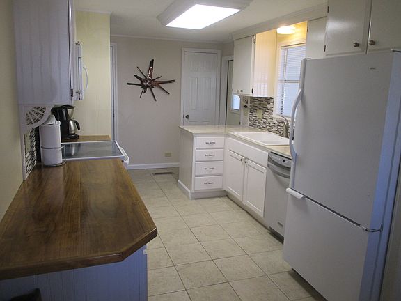 3rd image of 442 Palo Verde Dr