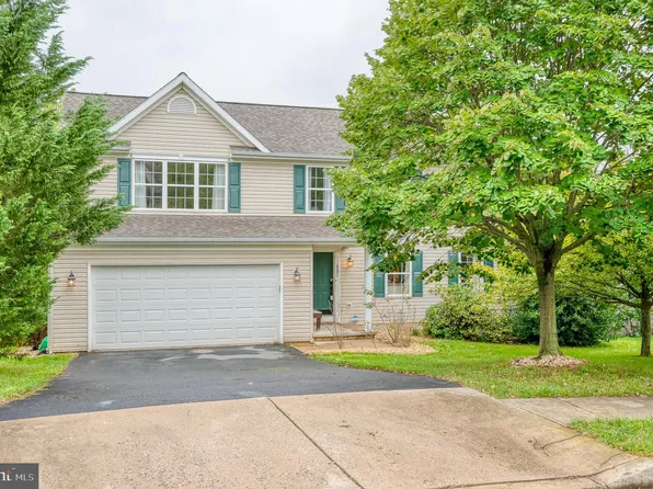 597 Juniper Ct, Westminster, MD 21158