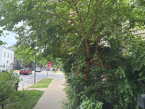 4th image of 3067 N Central Park Ave