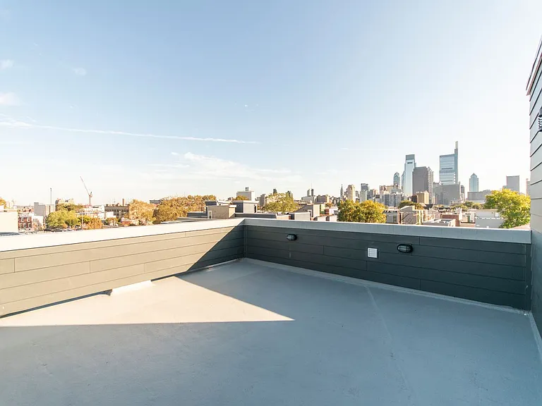 814 N Uber St — Photo 21