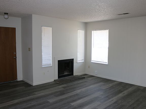 2nd image of 1911 Woodland Ave