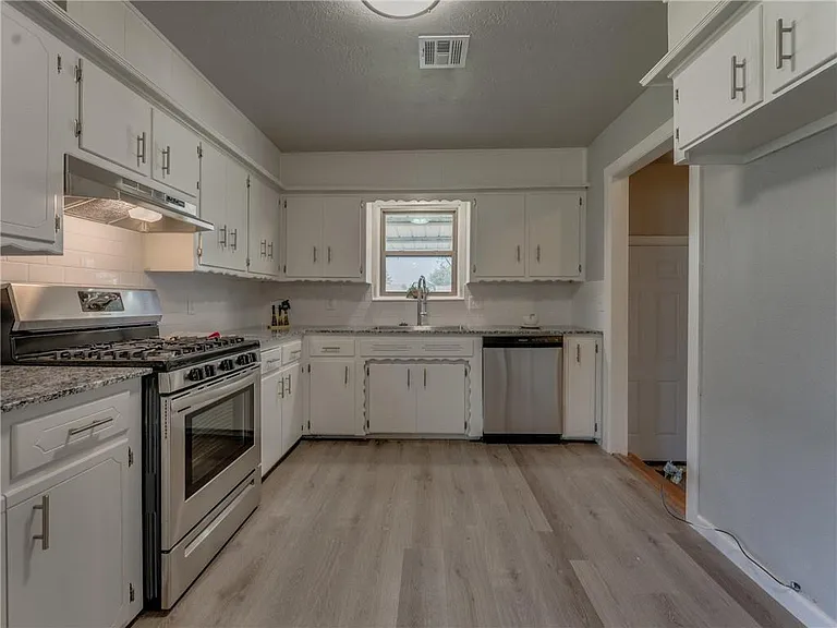 4901 S Rhode Island Ave — Photo 10