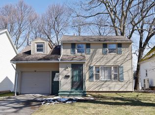 365 Estall Rd, Rochester, NY 14616