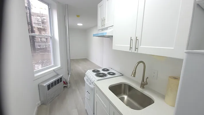 Rented by Downtown Mgt & Realty LLC | media 9