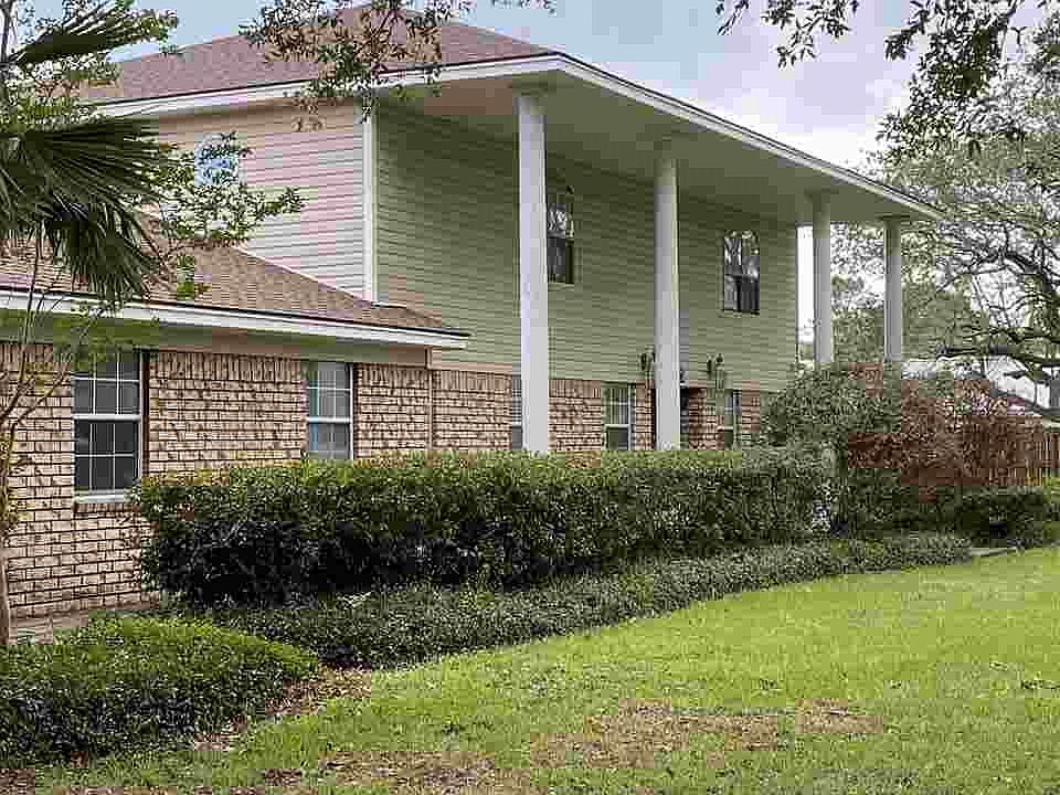 1st image of 9001 Oak Vista Dr