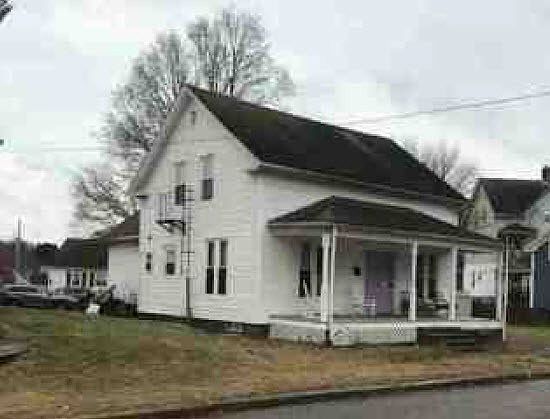 2nd image of 33 Vose St
