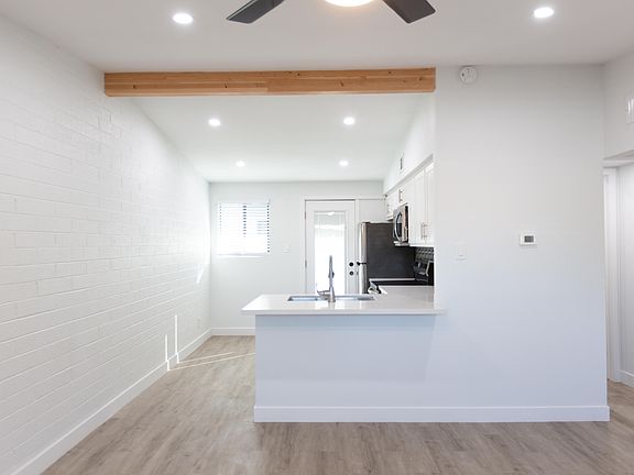 3rd image of 1605 E Montebello Ave #2