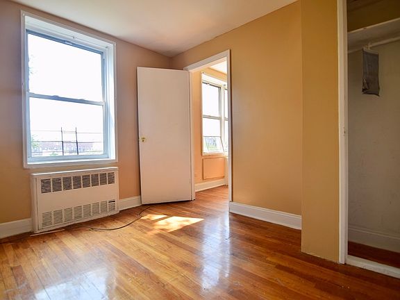 4th image of 75 Hawthorne St APT 6G