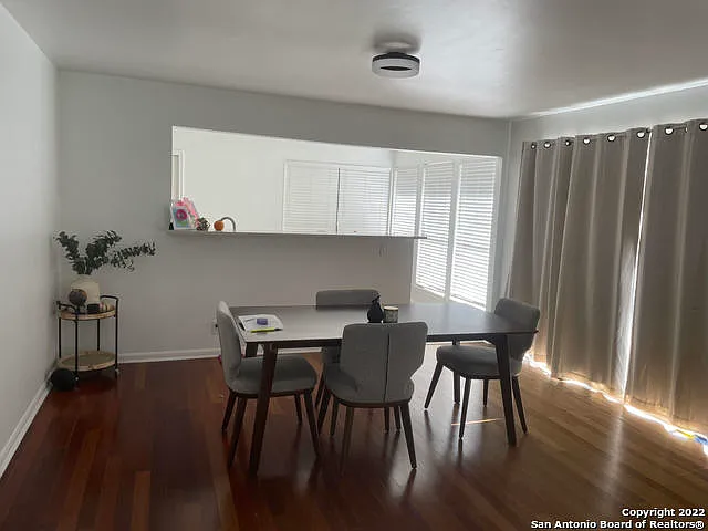 3718 Hunters Cir — Photo 2