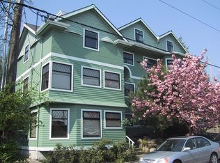 1021 N 38th St APT 3, Seattle, WA 98103