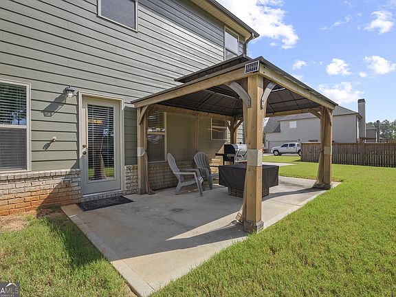 5th image of 440 Homestead Cir