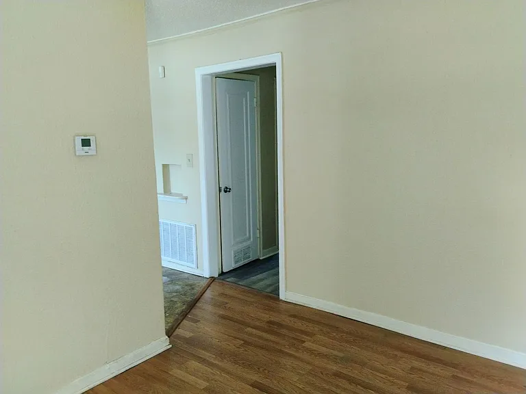 2614 E Shadybrook Ln — Photo 10