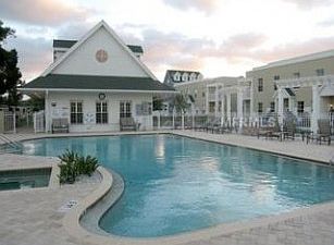 Pool & Clubhouse