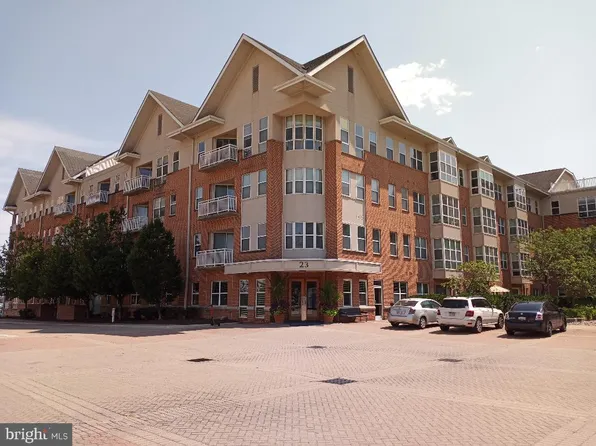 23 Pierside Dr Unit 203, Baltimore, MD 21230