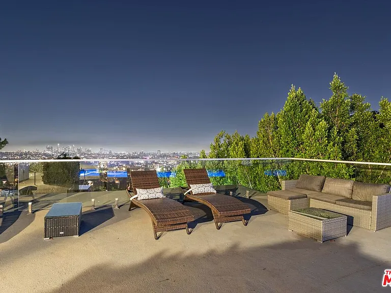 6181 Temple Hill Dr — Photo 55