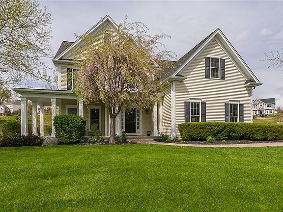 2nd image of 5010 Crescent Cir
