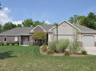 5332 W Harvard Dr, Franklin, WI 53132