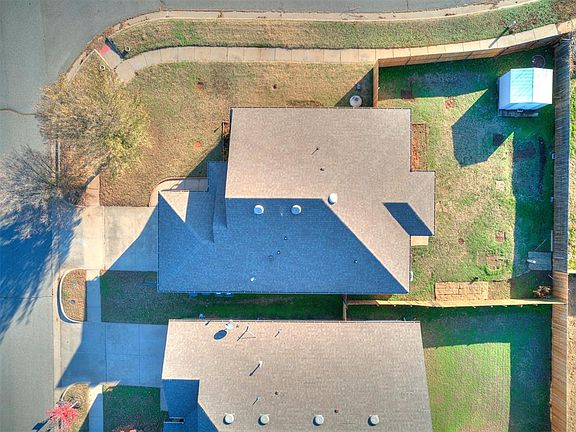 4th image of 2709 Fawn Lily Rd