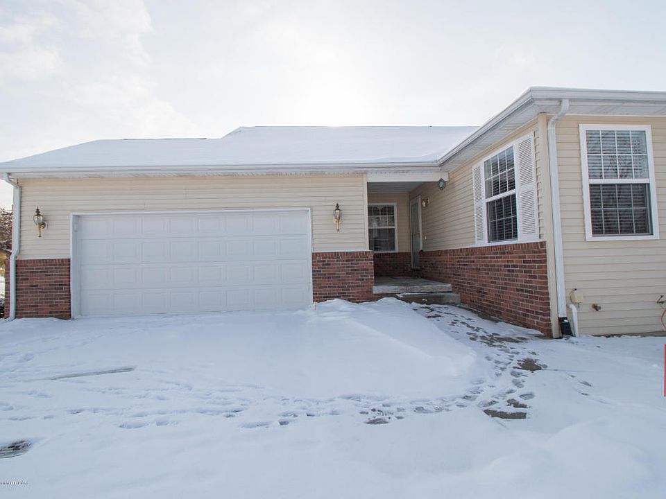 1st image of 279 Barrington Cir