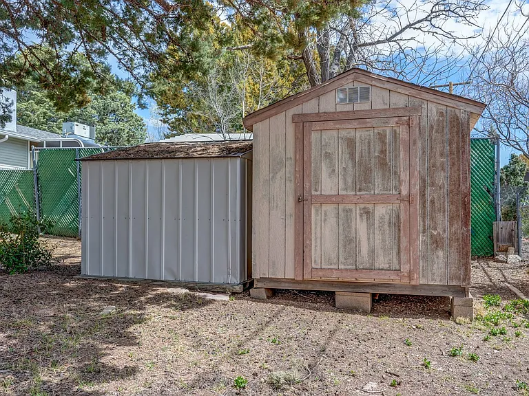 585 Mosher Ln — Photo 32