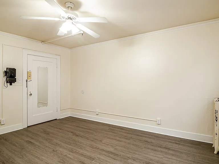 Terrace Court Apartments - Portland Oregon - Studio