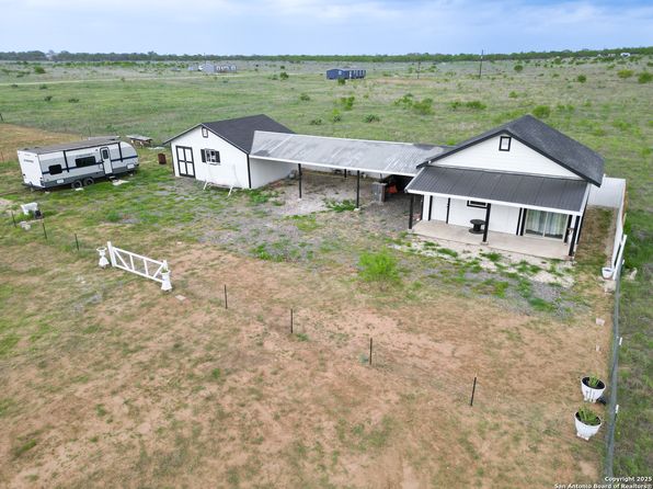 1087 E E FM 462 LOT 27, Moore, TX 78057