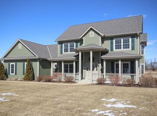 3654 High Ridge Dr, Richfield, WI 53076
