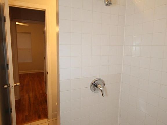 5th image of 1340 W Argyle St APT 1S