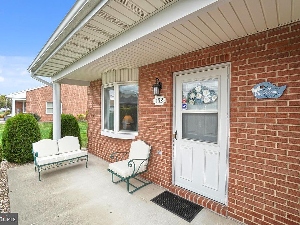 1st image of 152 Southern Oak Dr