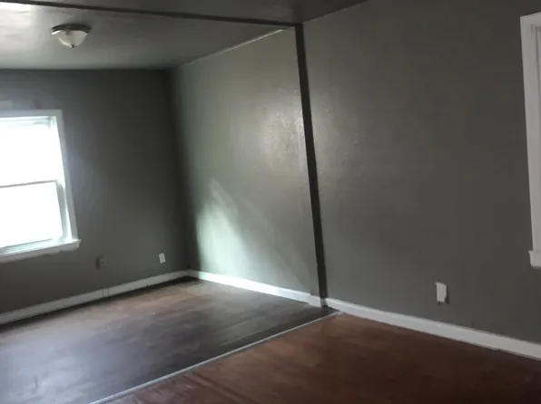 245 E Young Pl, Tulsa, OK 74106