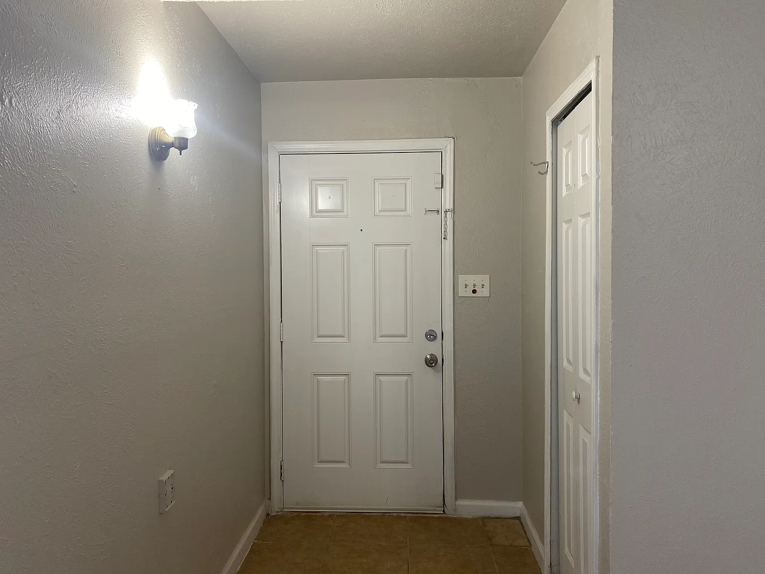 2 bed, 1036 sqft, $1,450 — Photo 3