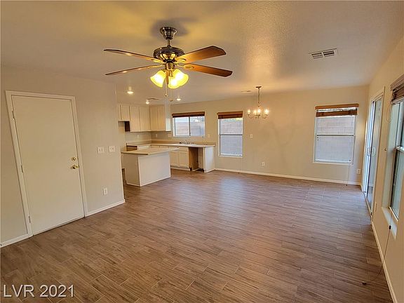 2nd image of 110 Gilliflower Ave
