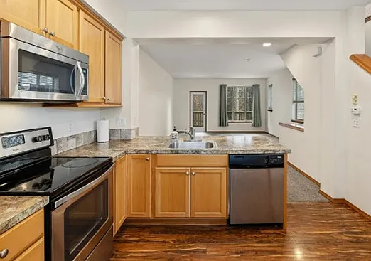 217 Sagebrook Ln — Photo 8