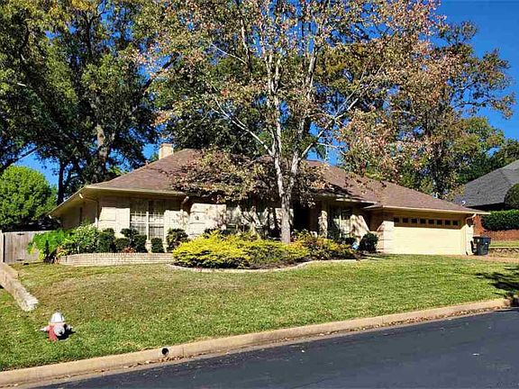 3rd image of 713 Cedar Creek Dr