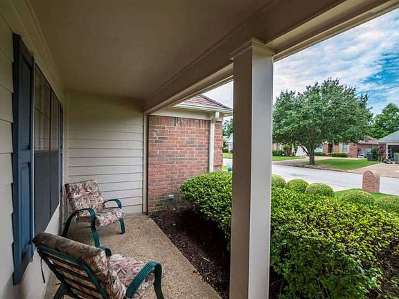 2nd image of 700 Sunshine Dr