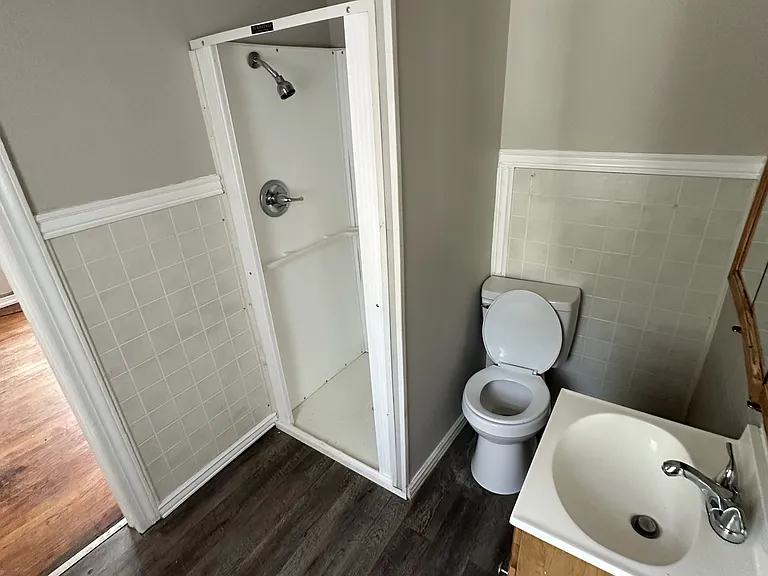 1422 Central Ave #3 — Photo 5