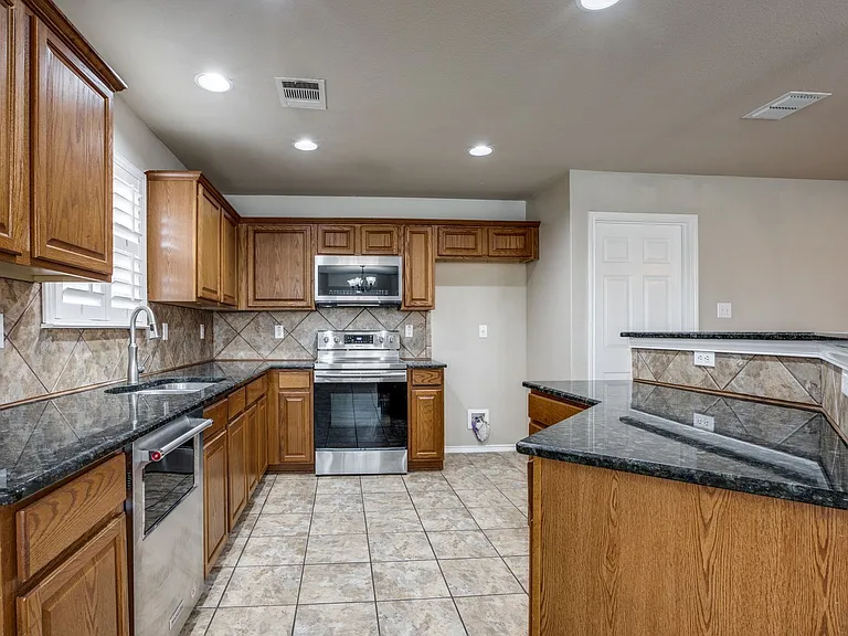 10315 Timber Country — Photo 4