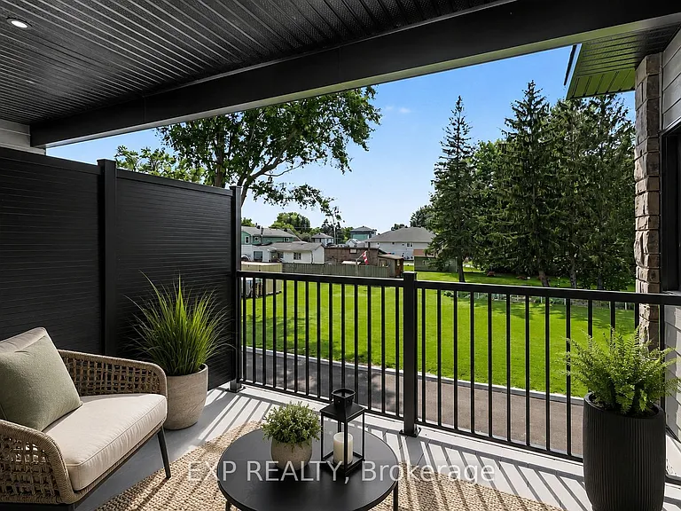 1089 Notre Dame St #5 — Photo 10