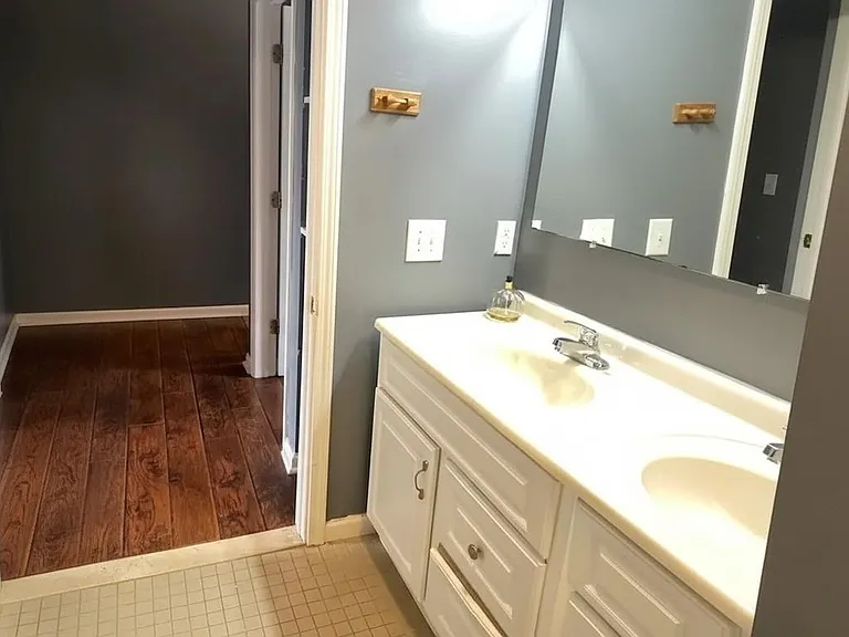 10 State St #2 — Photo 8
