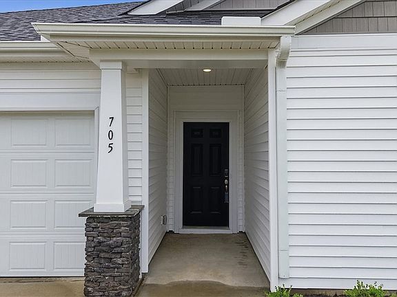4th image of 705 Parry Ct