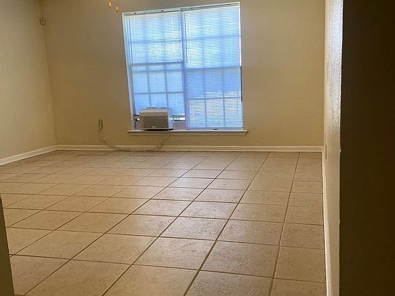 3rd image of 8520-8522 Gervais St #8520
