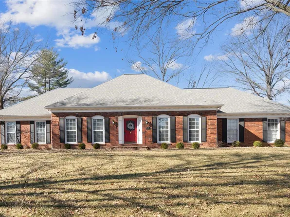 1917 Muir Woods Ln, Saint Louis, MO 63131