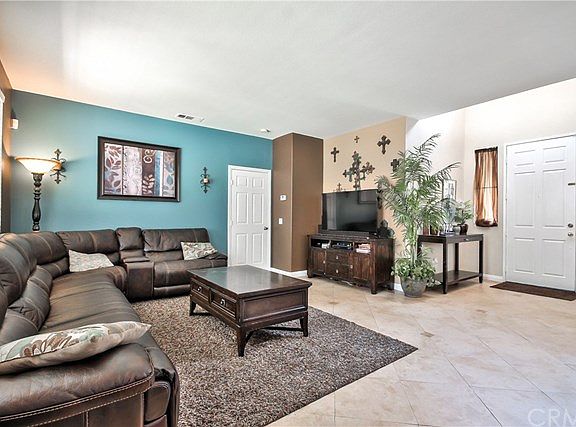 5th image of 121 Goldenrod Ave