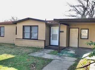 6012 Rickenbacker Pl, Fort Worth, TX 76112