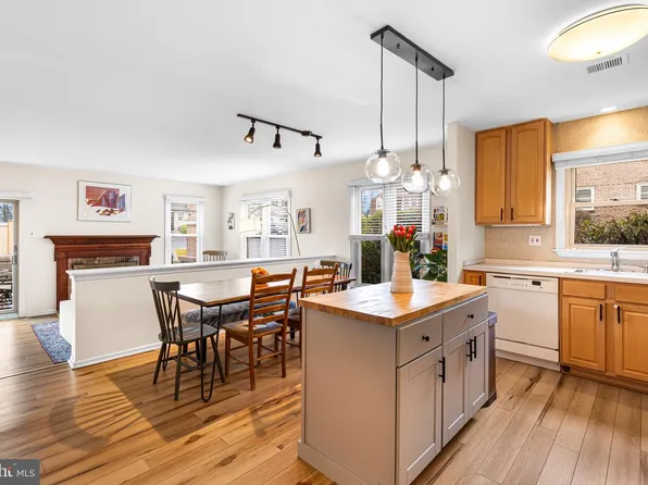 15 Fox Lair Vlg, Media, PA 19063